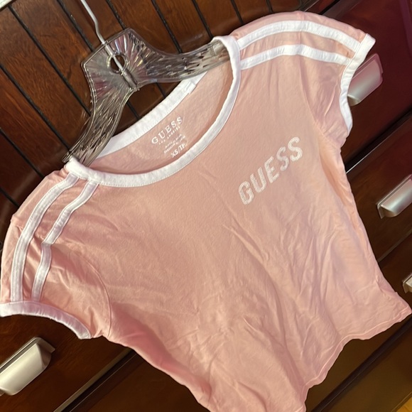 BABYPINK GUESS SHIRT - Picture 2 of 4